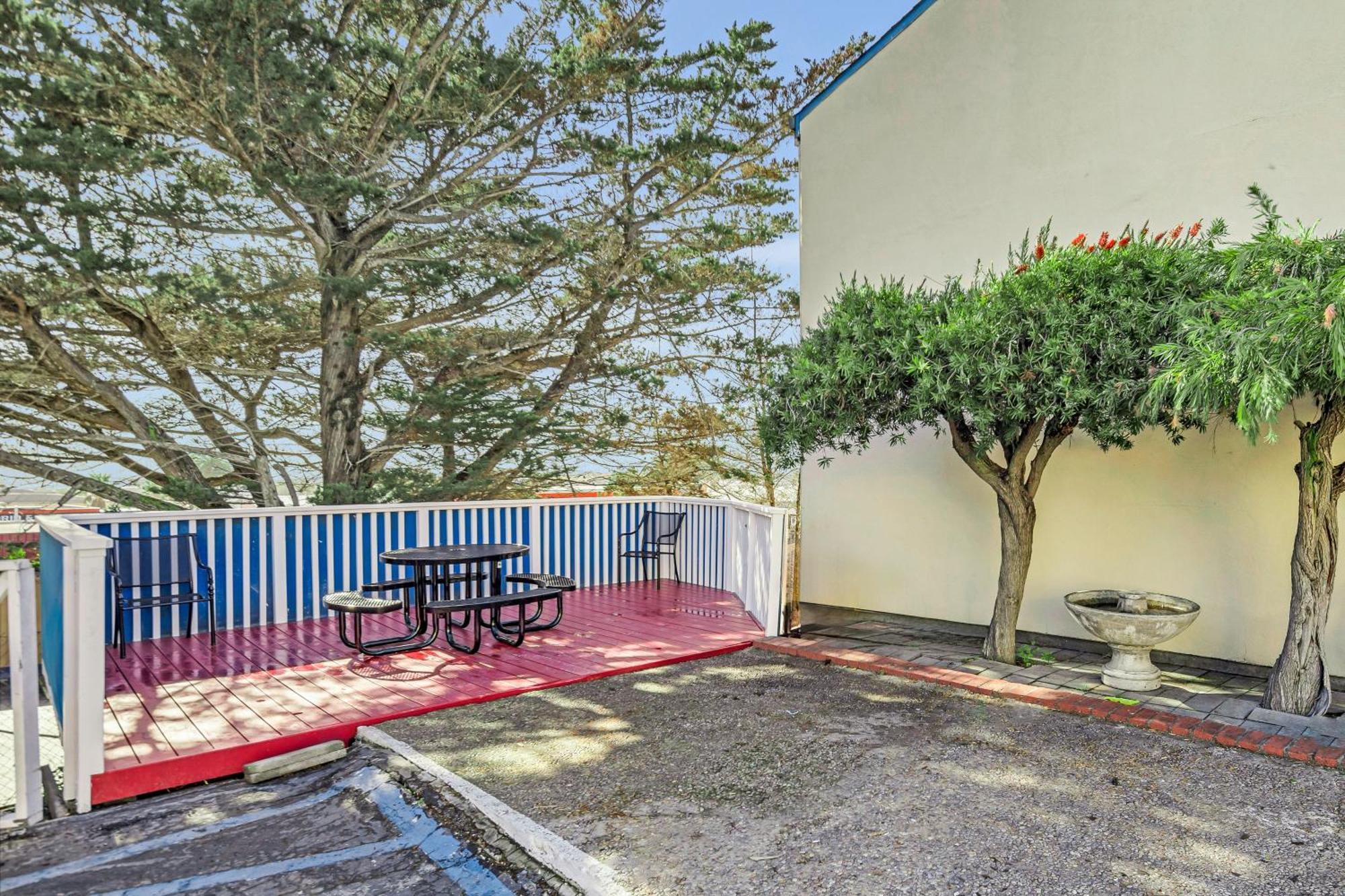 Bay Breeze Inn Seaside Exteriör bild